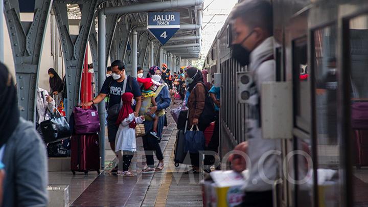 Terbaru: KAI Hari Pahlawan Diskon 25 Persen di 29 Kereta, Menhub Budi Karya Tanggapi Rencana Kereta Cepat Surabaya